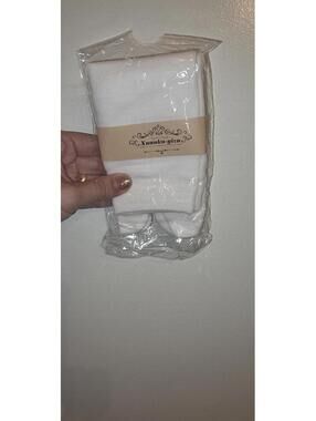 XuanKu-YiZu Crew Socks White